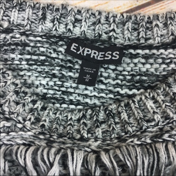 Express chunky grey fringe sweater sz M - Picture 5 of 8